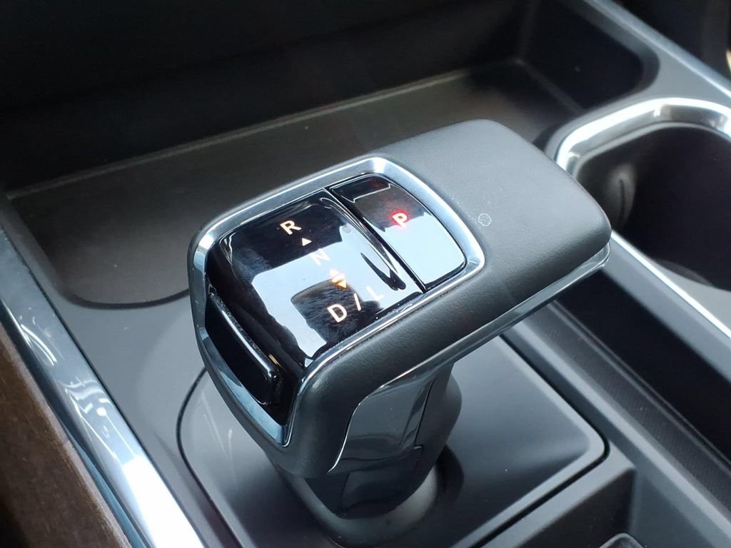 Used 2024 Chevrolet Silverado 1500 High Country w/ Technology Package AWD/4WD image 26
