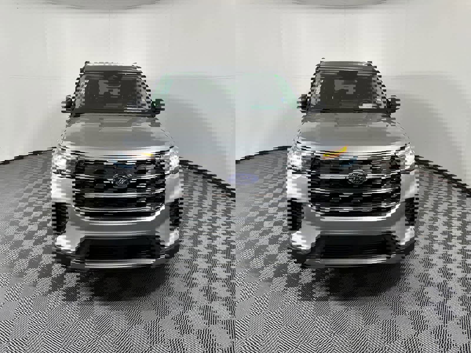 New 2025 Ford Explorer Active image 2