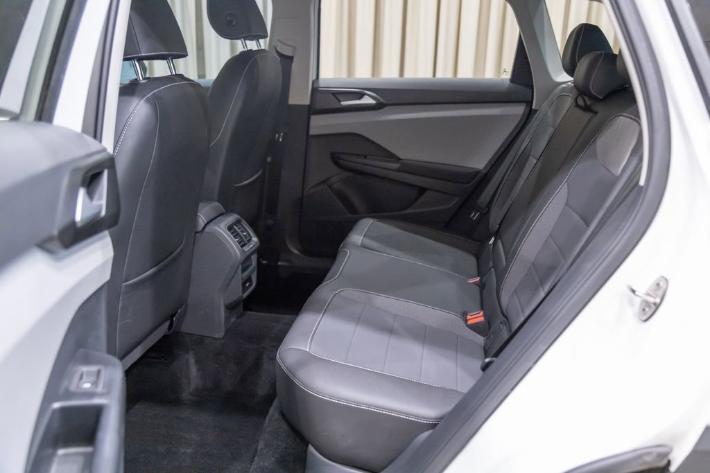Used 2023 Volkswagen Taos SE image 12