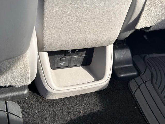 Used 2019 Toyota Highlander XLE FWD image 38