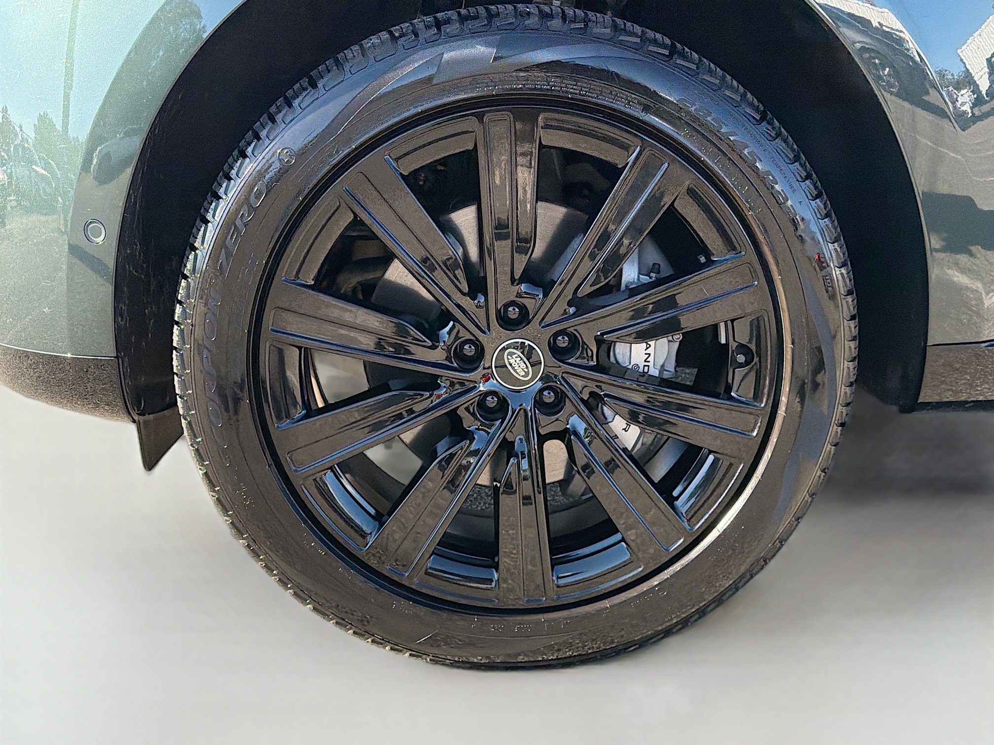 Used 2025 Land Rover Range Rover SE image 41