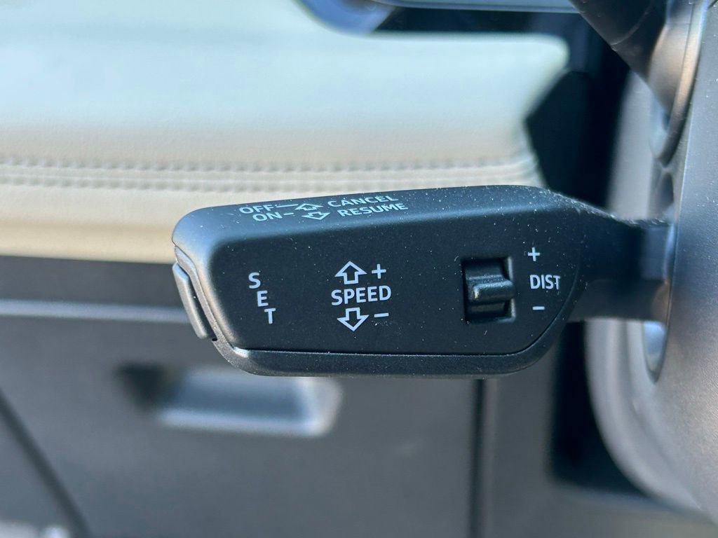 Used 2025 Audi Q6 e-tron Premium w/ Convenience Package image 28