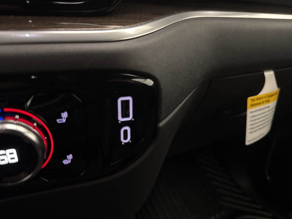 New 2026 GMC Sierra 1500 Elevation image 32