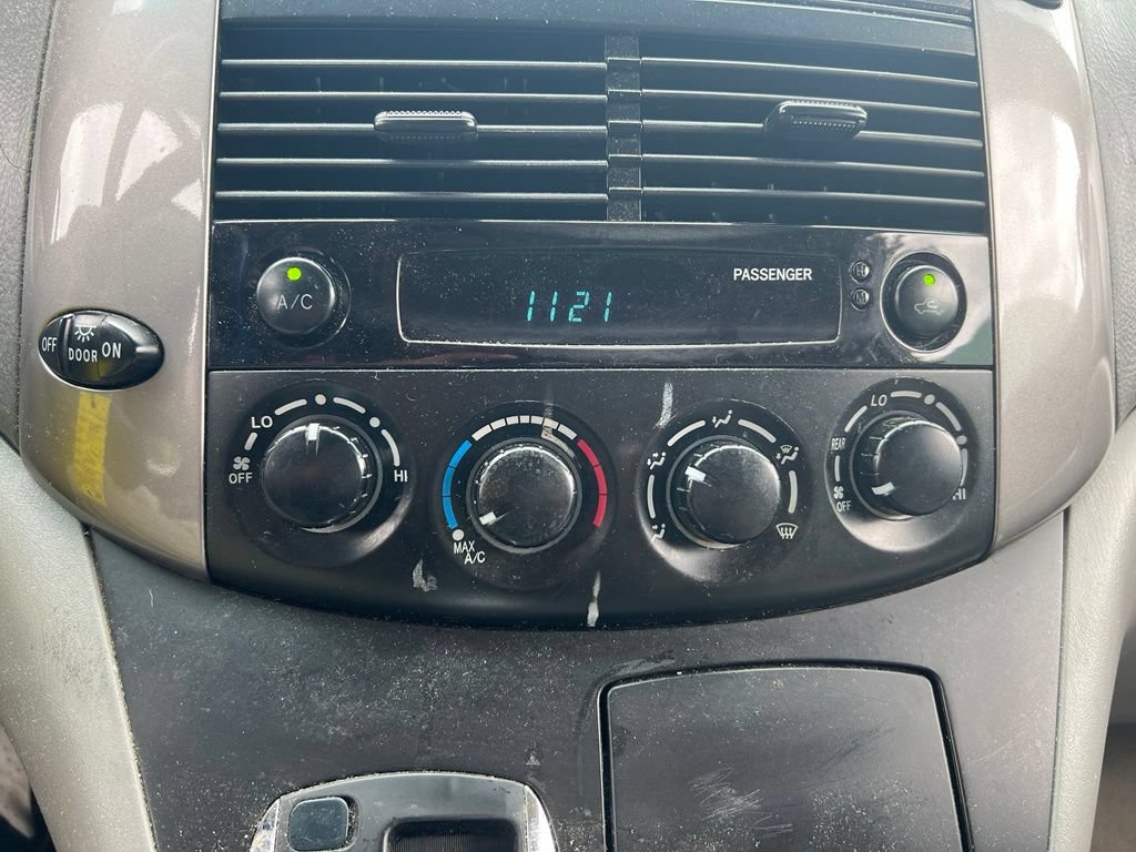 Used 2007 Toyota Sienna FWD image 26