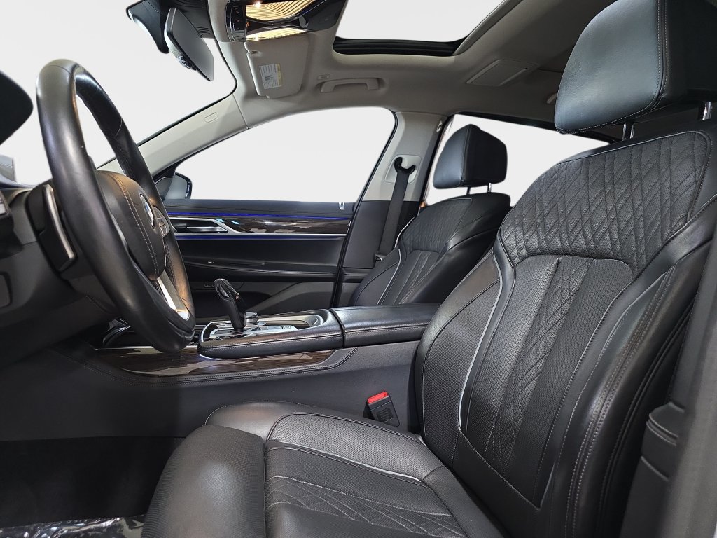 Used 2020 BMW 740i RWD image 14
