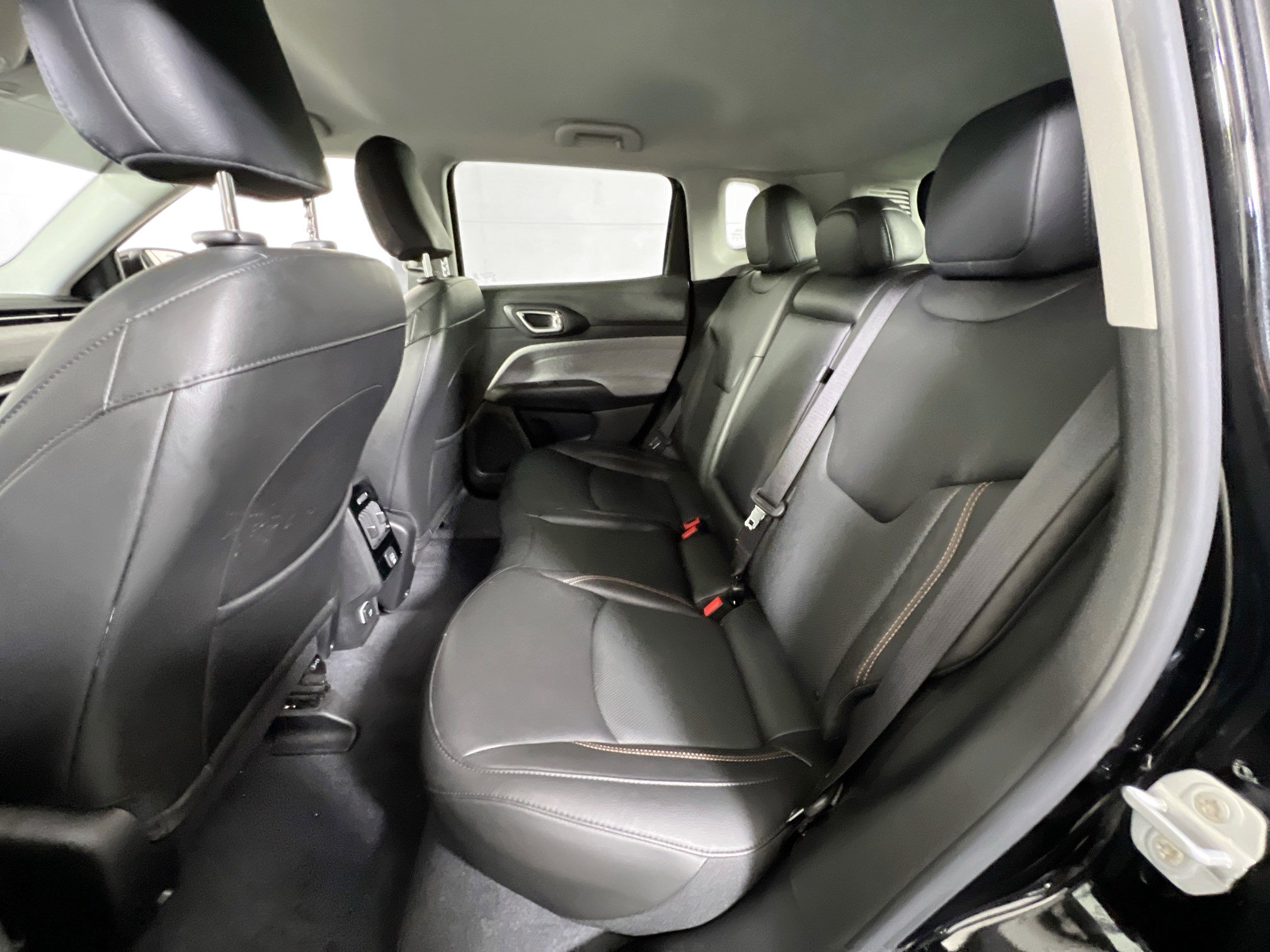 Used 2022 Jeep Compass Latitude image 23