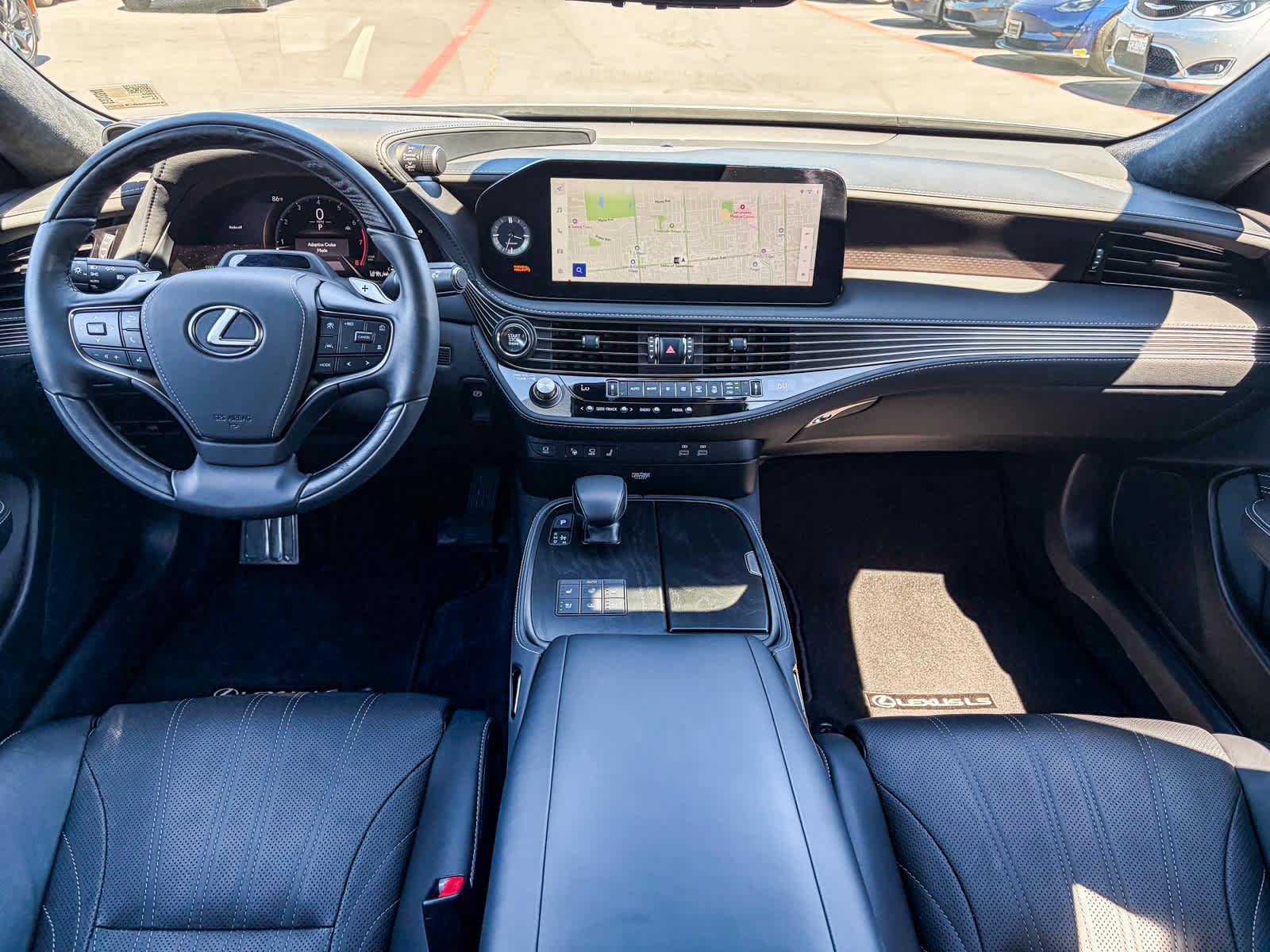 Certified 2025 Lexus LS 500 AWD w/ Luxury Package image 11