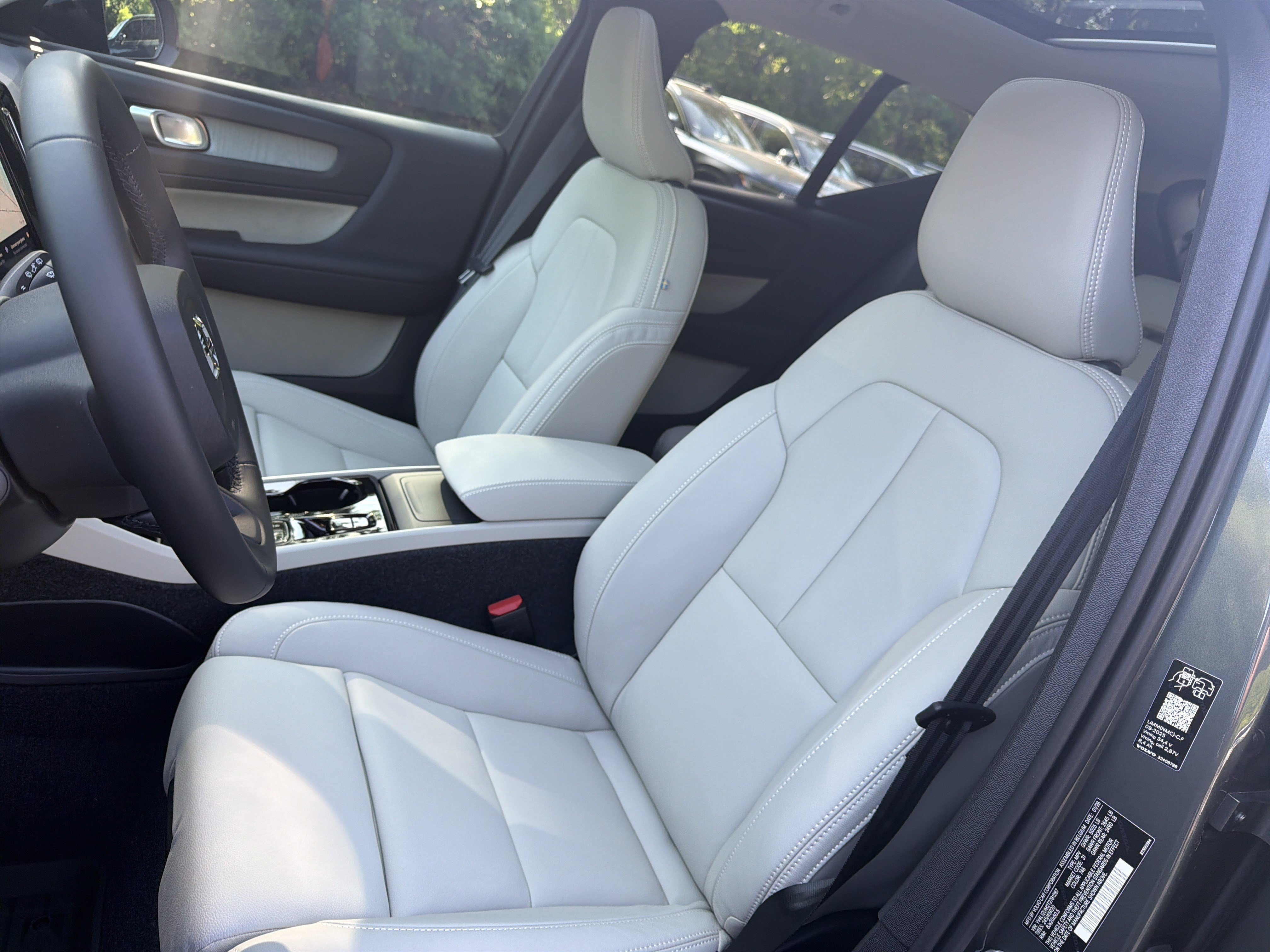 New 2026 Volvo XC40 B5 Ultra w/ Protection Package Premier AWD/4WD image 15
