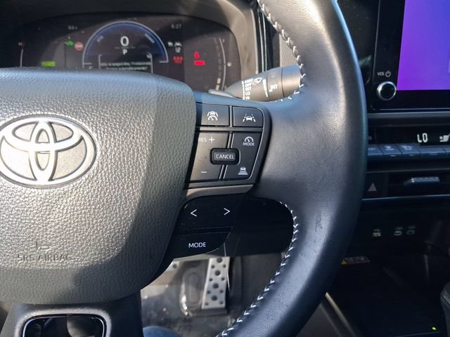 Used 2025 Toyota Camry SE FWD image 18
