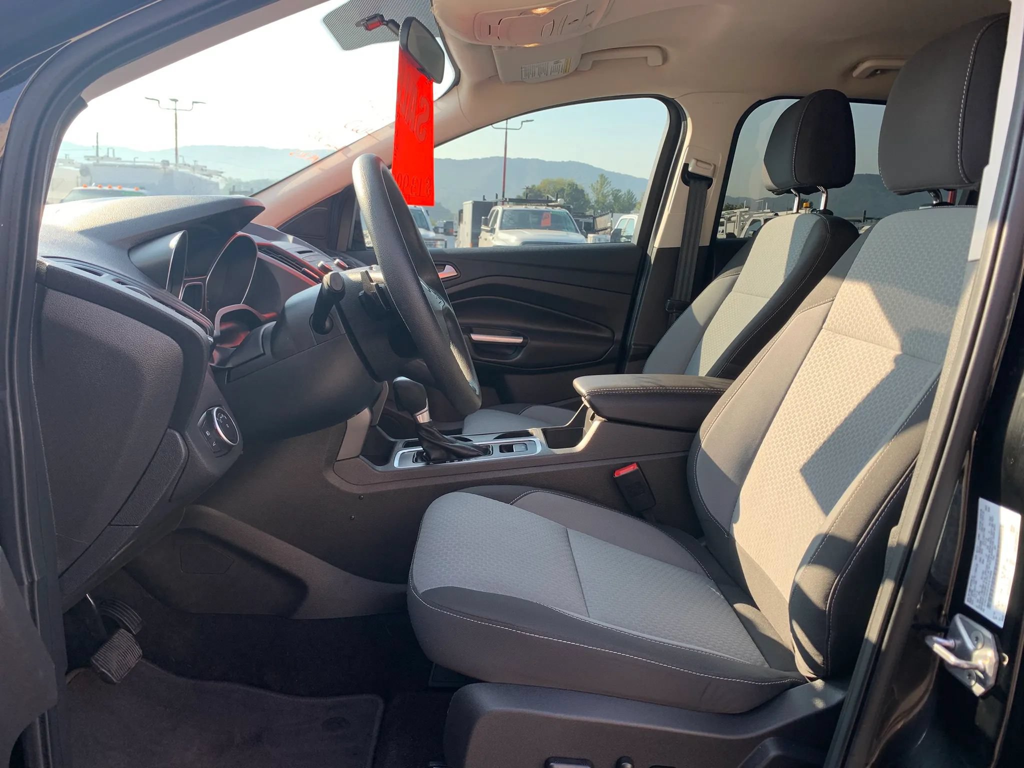 Used 2017 Ford Escape SE AWD/4WD image 9