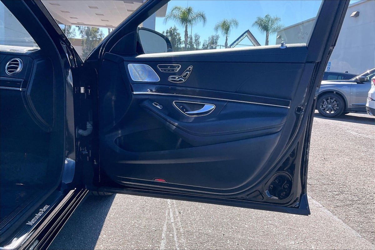 Used 2015 Mercedes-Benz S 550 Sedan image 22