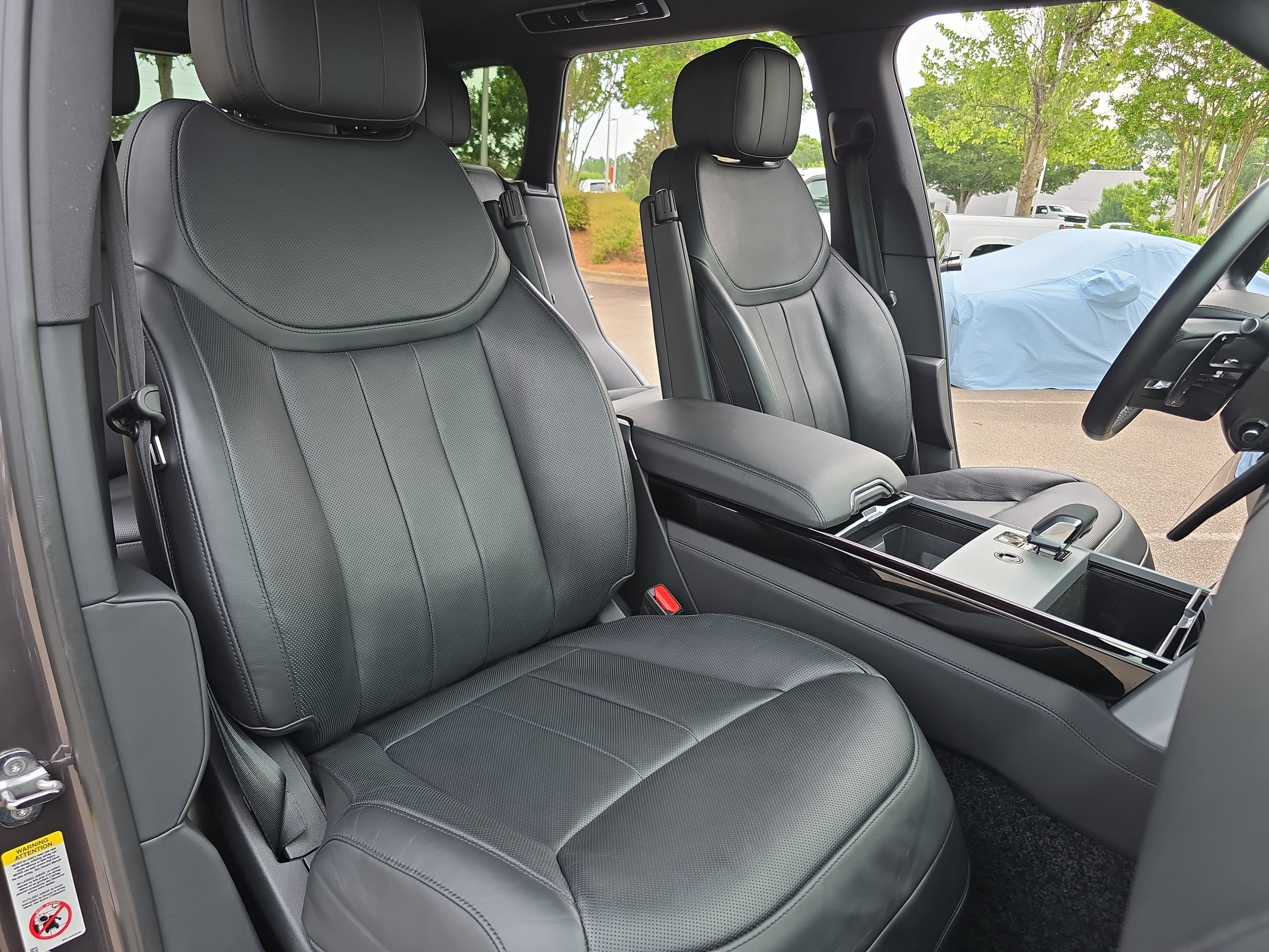Certified 2024 Land Rover Range Rover SE AWD/4WD image 10