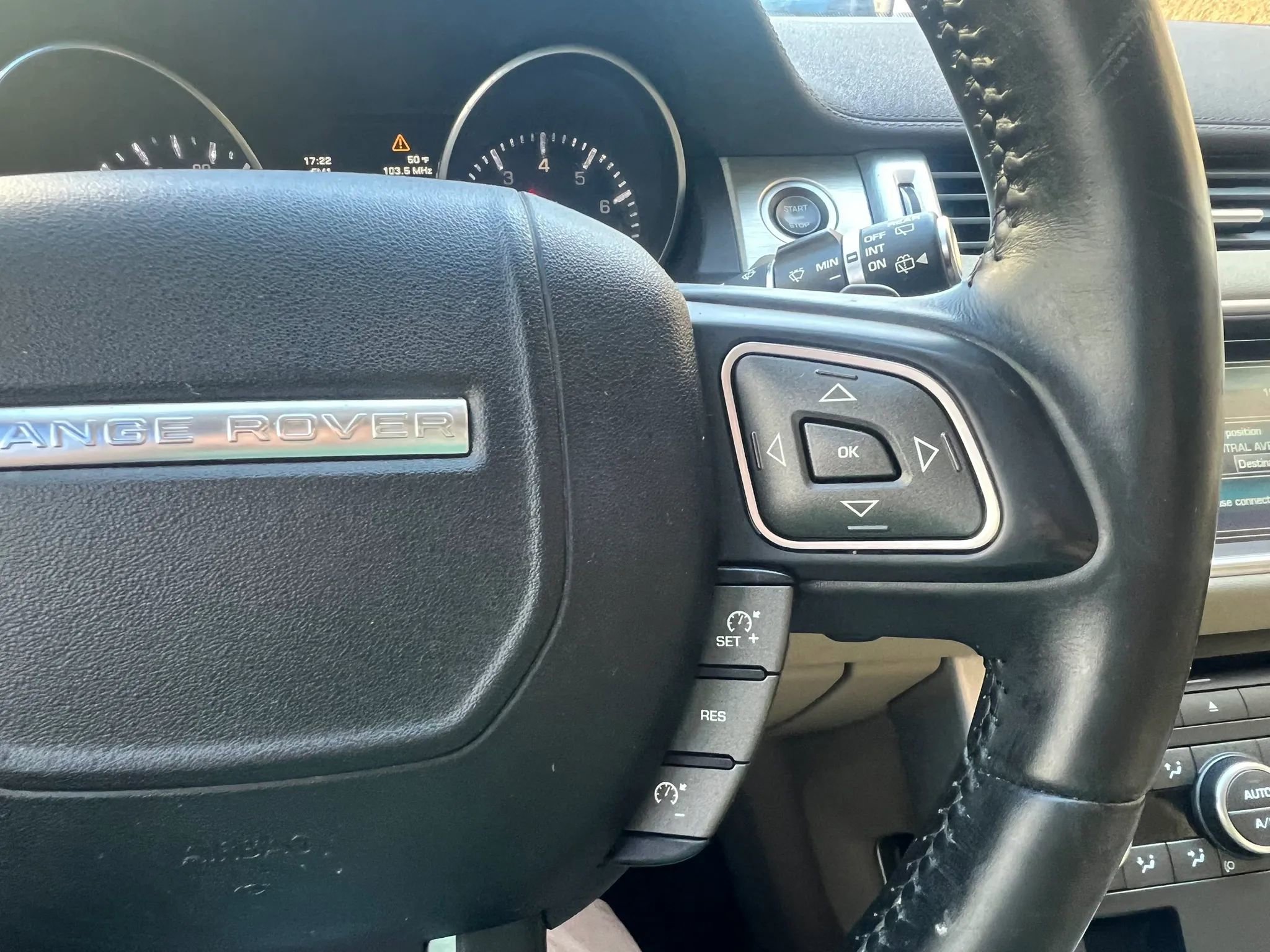 Used 2014 Land Rover Range Rover Evoque Pure Plus image 15