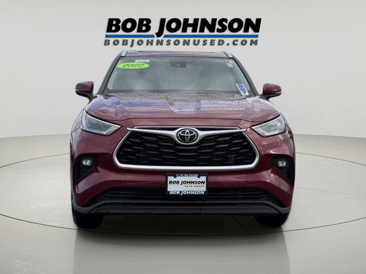 Used 2022 Toyota Highlander XLE image 2