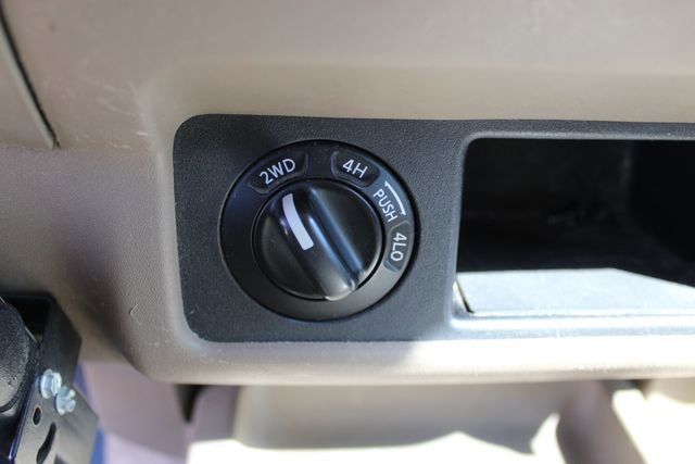 Used 2005 Nissan Frontier SE image 13