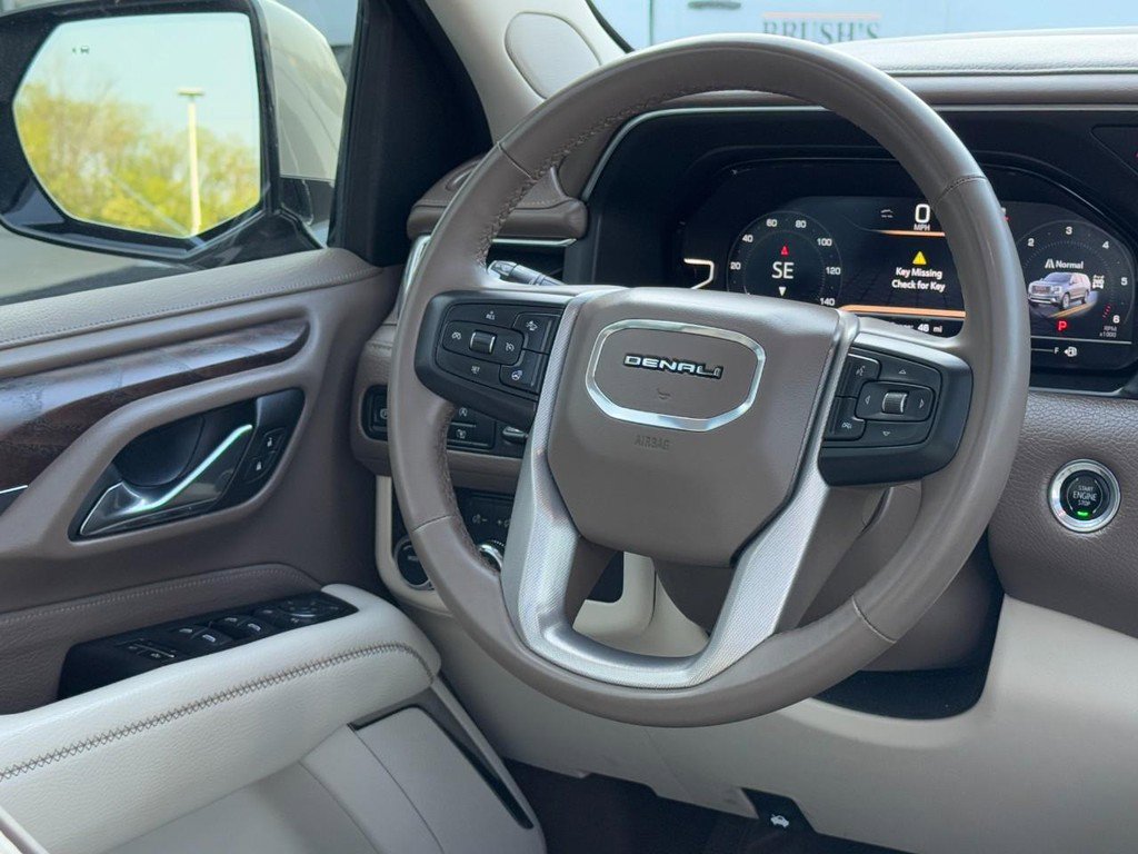 Used 2023 GMC Yukon Denali image 16