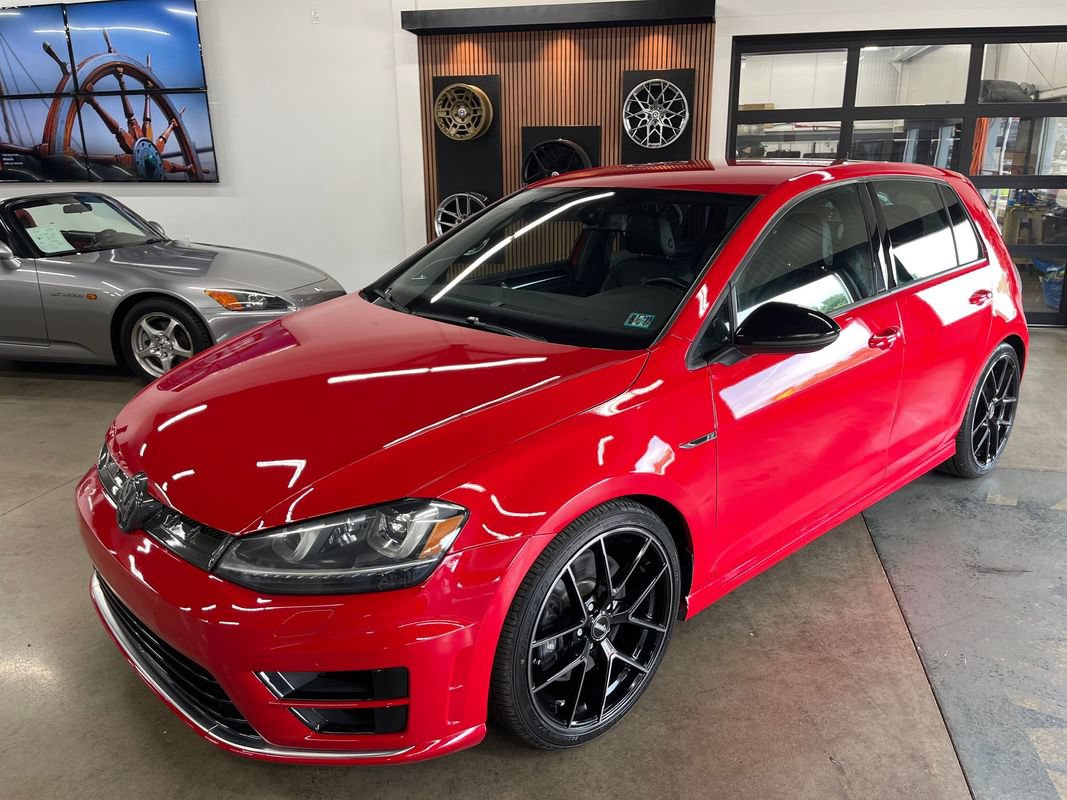 Used 2015 Volkswagen Golf R 4-Door AWD/4WD image 4