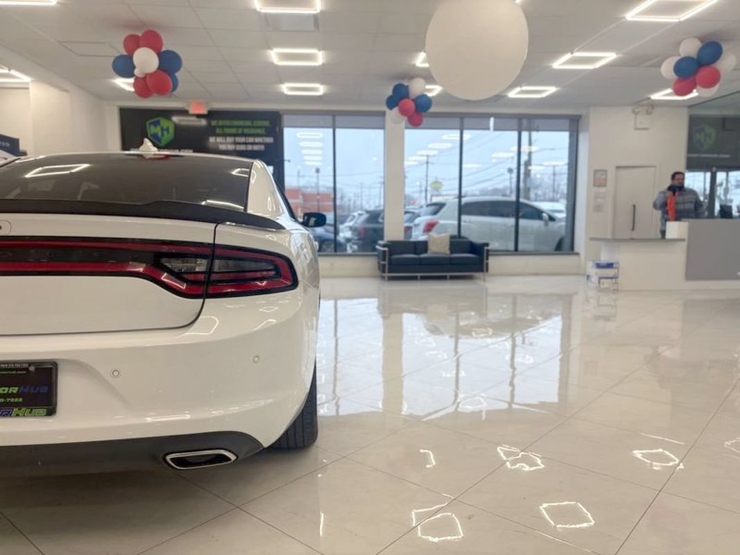 Used 2020 Dodge Charger SXT w/ Blacktop Package AWD/4WD image 14
