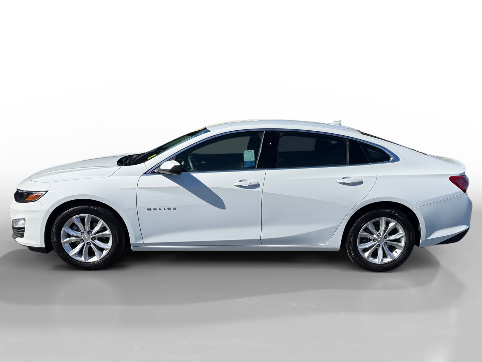 Used 2022 Chevrolet Malibu LT FWD image 2