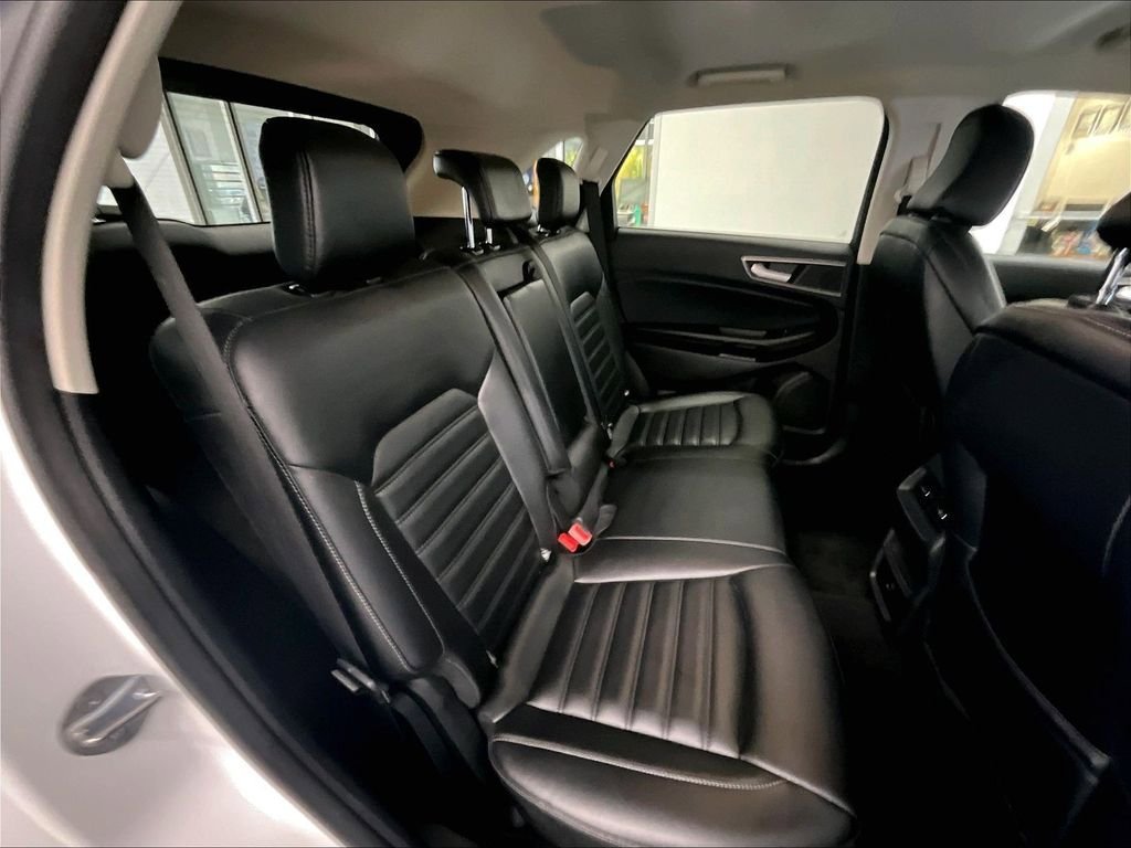 Used 2023 Ford Edge SEL AWD/4WD image 16