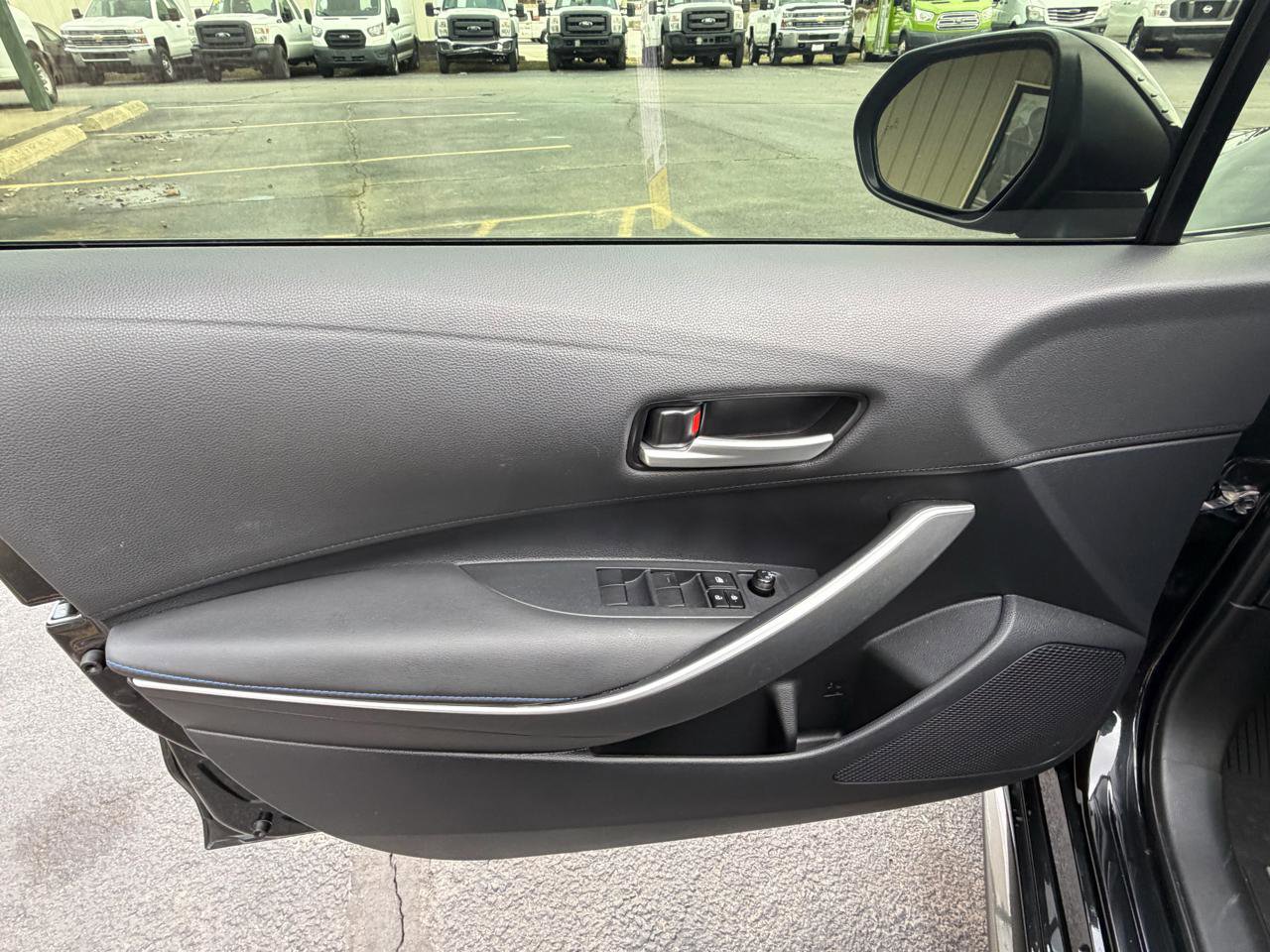 Used 2020 Toyota Corolla SE w/ SE Premium Package image 17