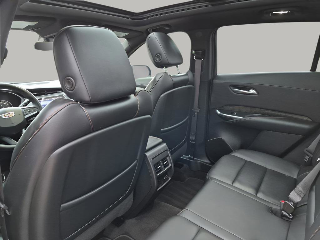 Used 2023 Cadillac XT4 Sport image 18