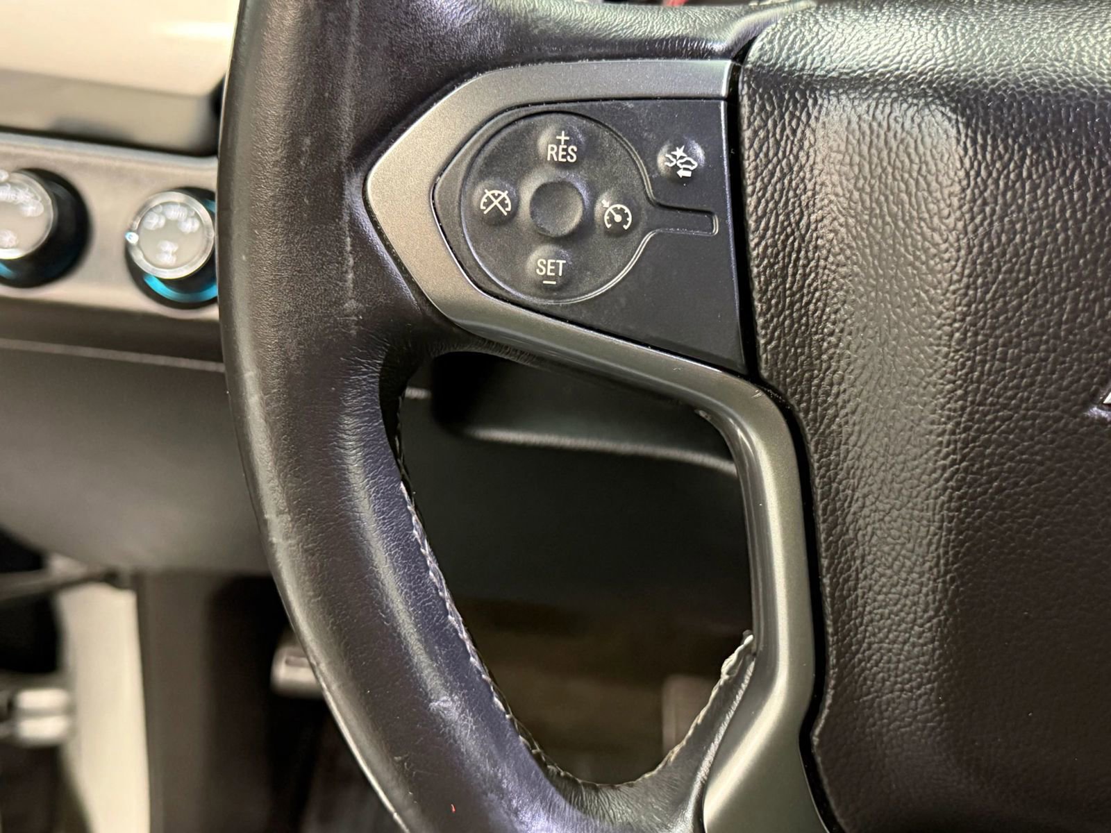 Used 2015 Chevrolet Tahoe LT AWD/4WD image 31