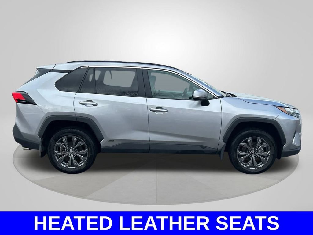 Used 2023 Toyota RAV4 XLE Premium image 4