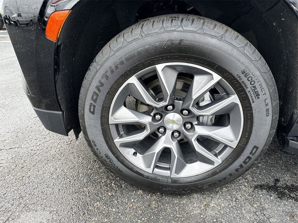 Used 2023 Chevrolet Suburban LS w/ Driver Alert Package image 10