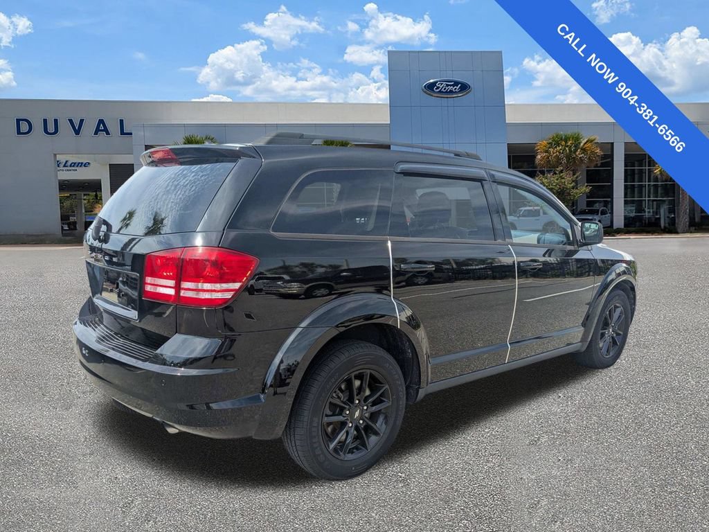 Used 2020 Dodge Journey SE w/ Blacktop Package FWD image 4