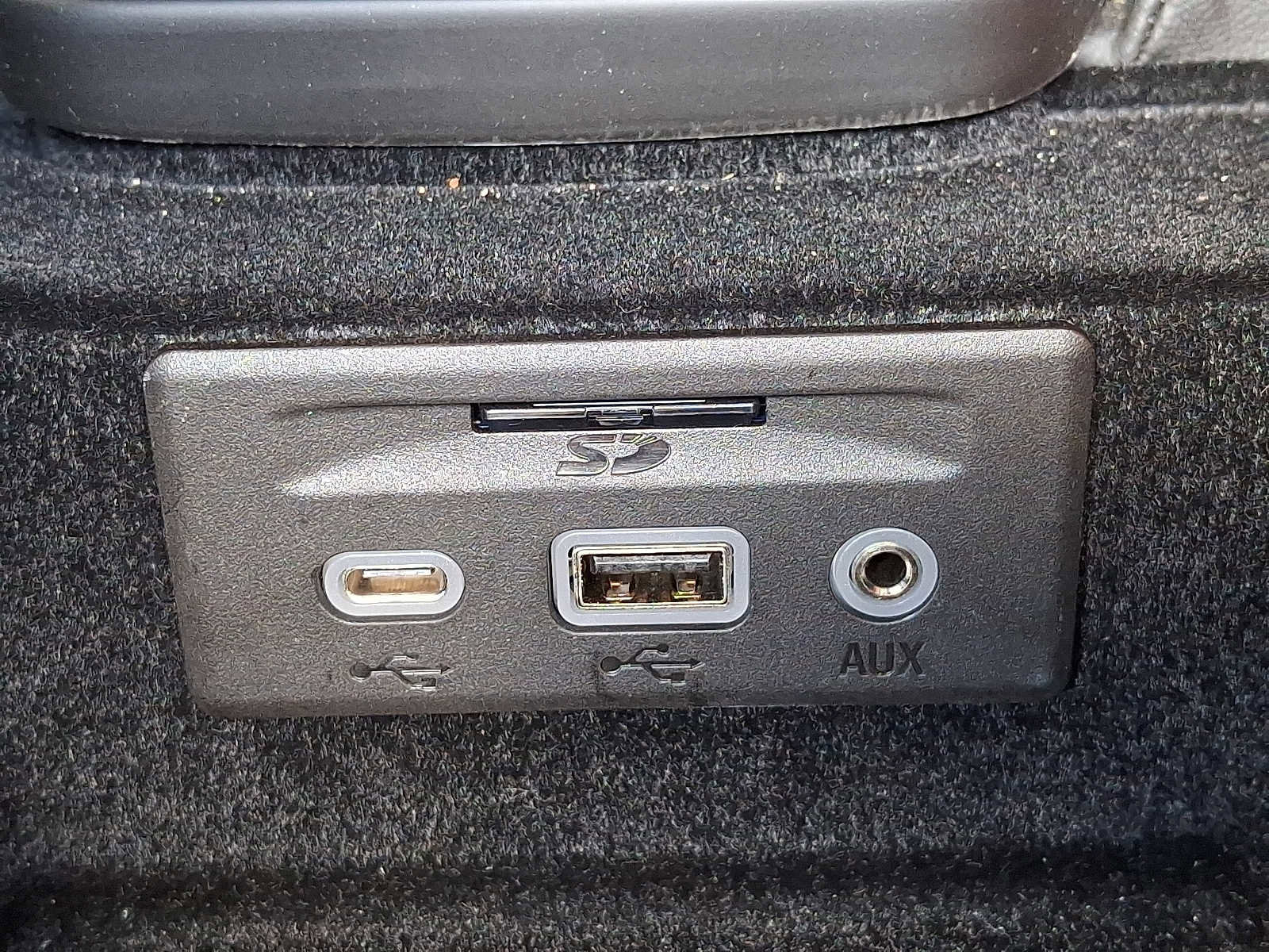 Used 2021 Chevrolet Corvette Stingray Preferred Cpe w/ Z51 Performance Package image 24