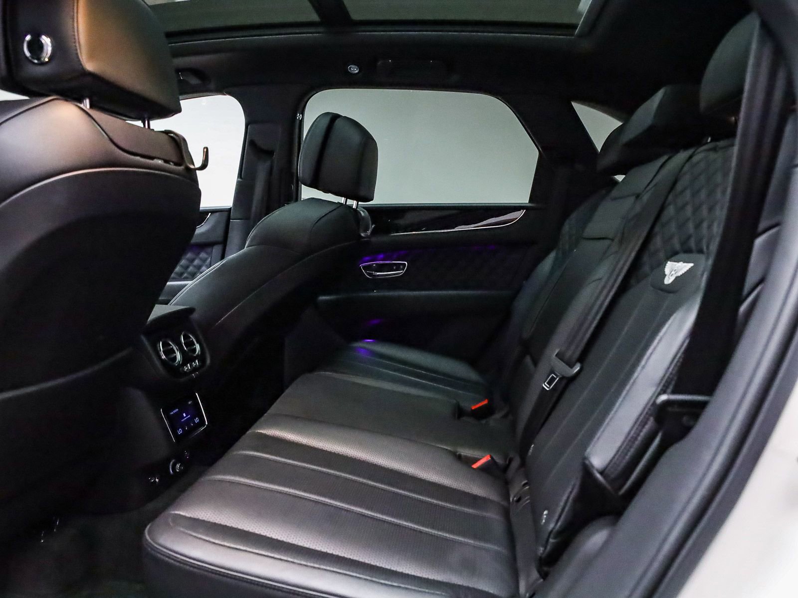 Used 2021 Bentley Bentayga image 18