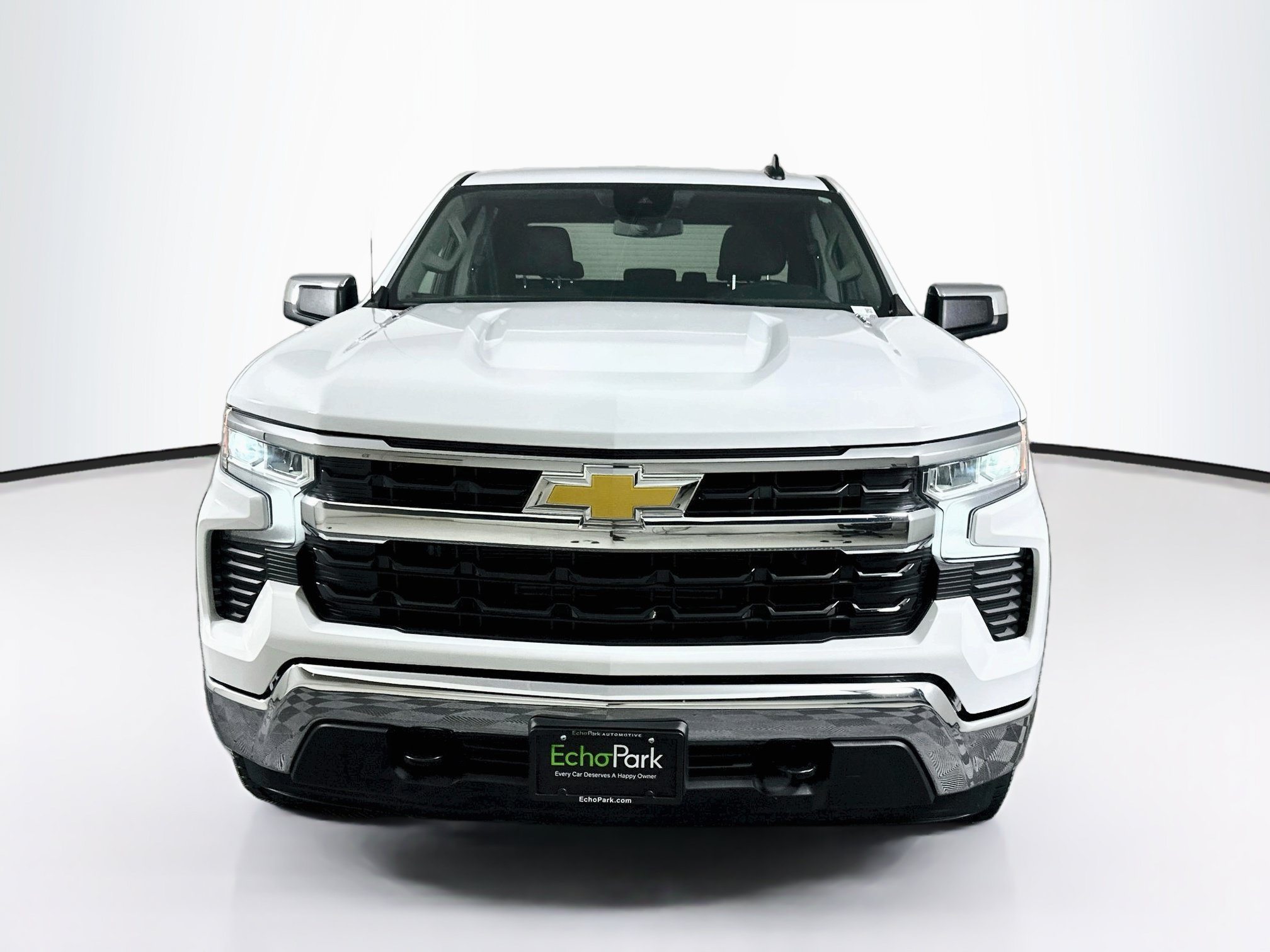 Used 2024 Chevrolet Silverado 1500 LT AWD/4WD image 2