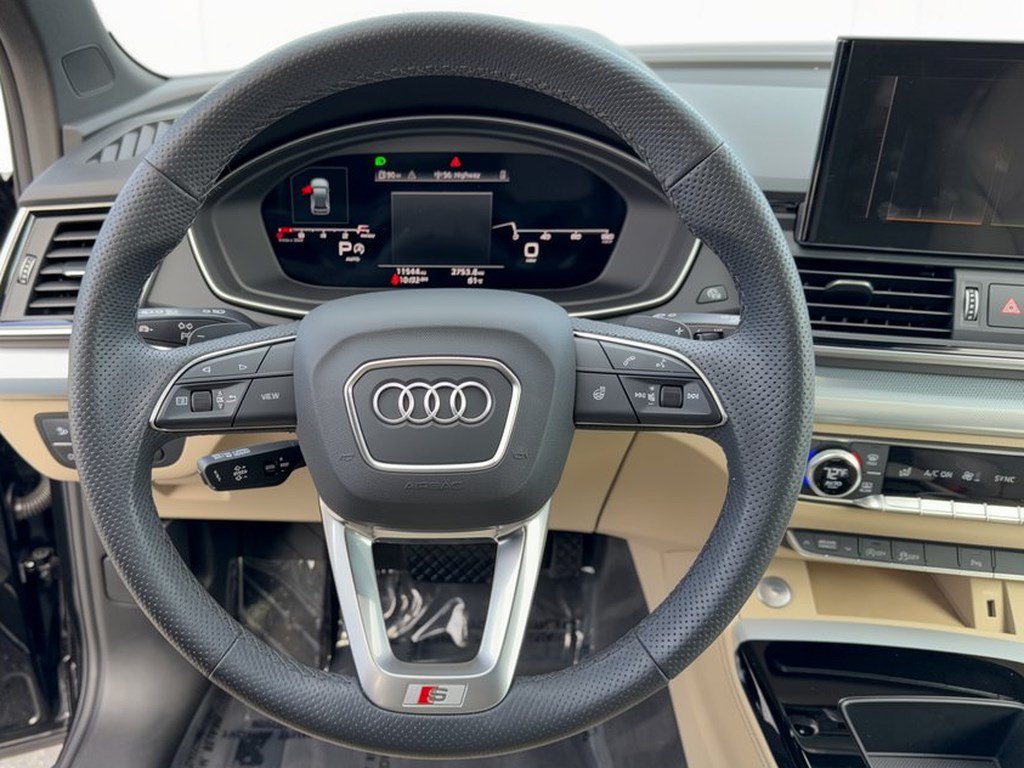 Used 2024 Audi Q5 2.0T Premium Plus w/ Premium Plus Package AWD/4WD image 10
