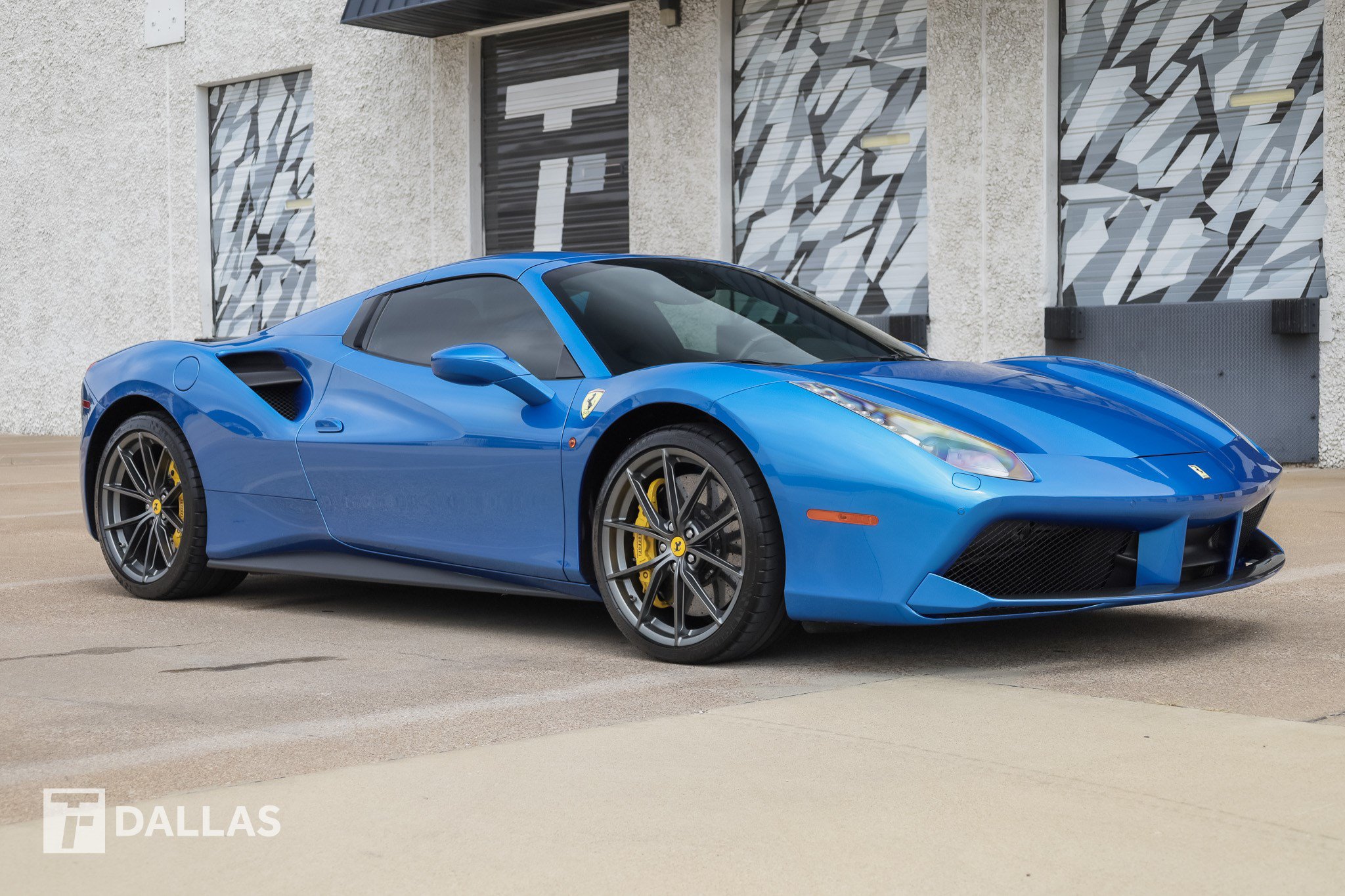 Used 2018 Ferrari 488 Spider RWD image 18