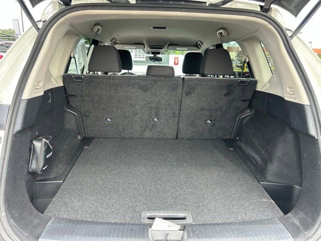 Used 2022 Nissan Rogue SV FWD image 28