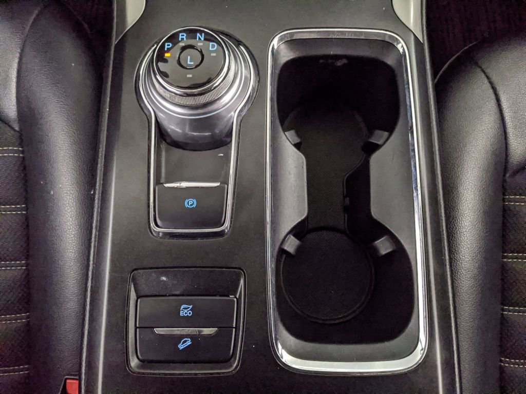 Used 2017 Ford Fusion SE w/ Equipment Group 601A image 9