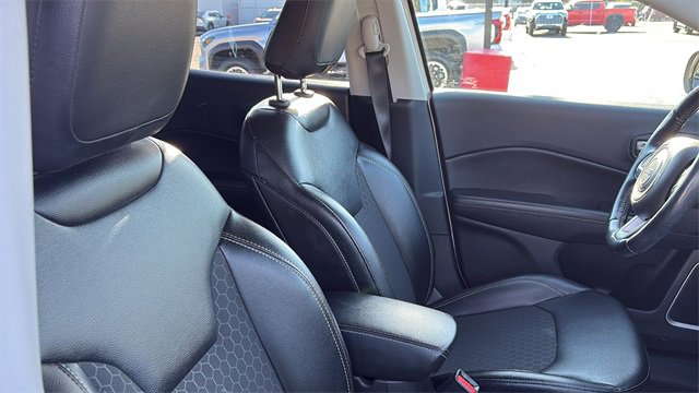 Used 2020 Jeep Compass Latitude w/ Cold Weather Group image 28