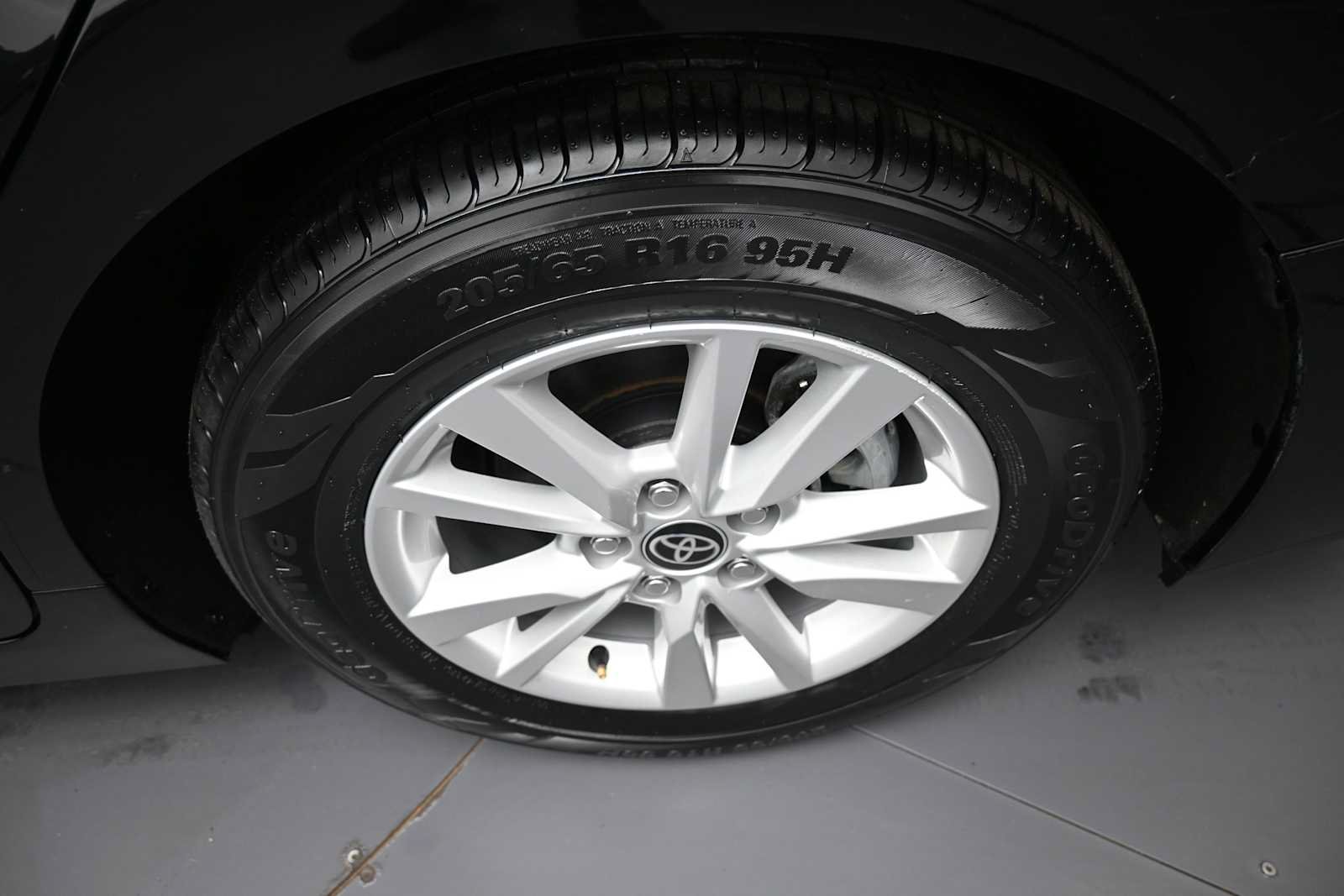 Used 2026 Toyota Camry LE FWD image 14