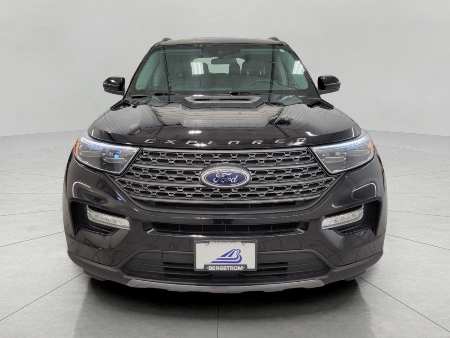 Used 2023 Ford Explorer XLT w/ Equipment Group 202A image 12