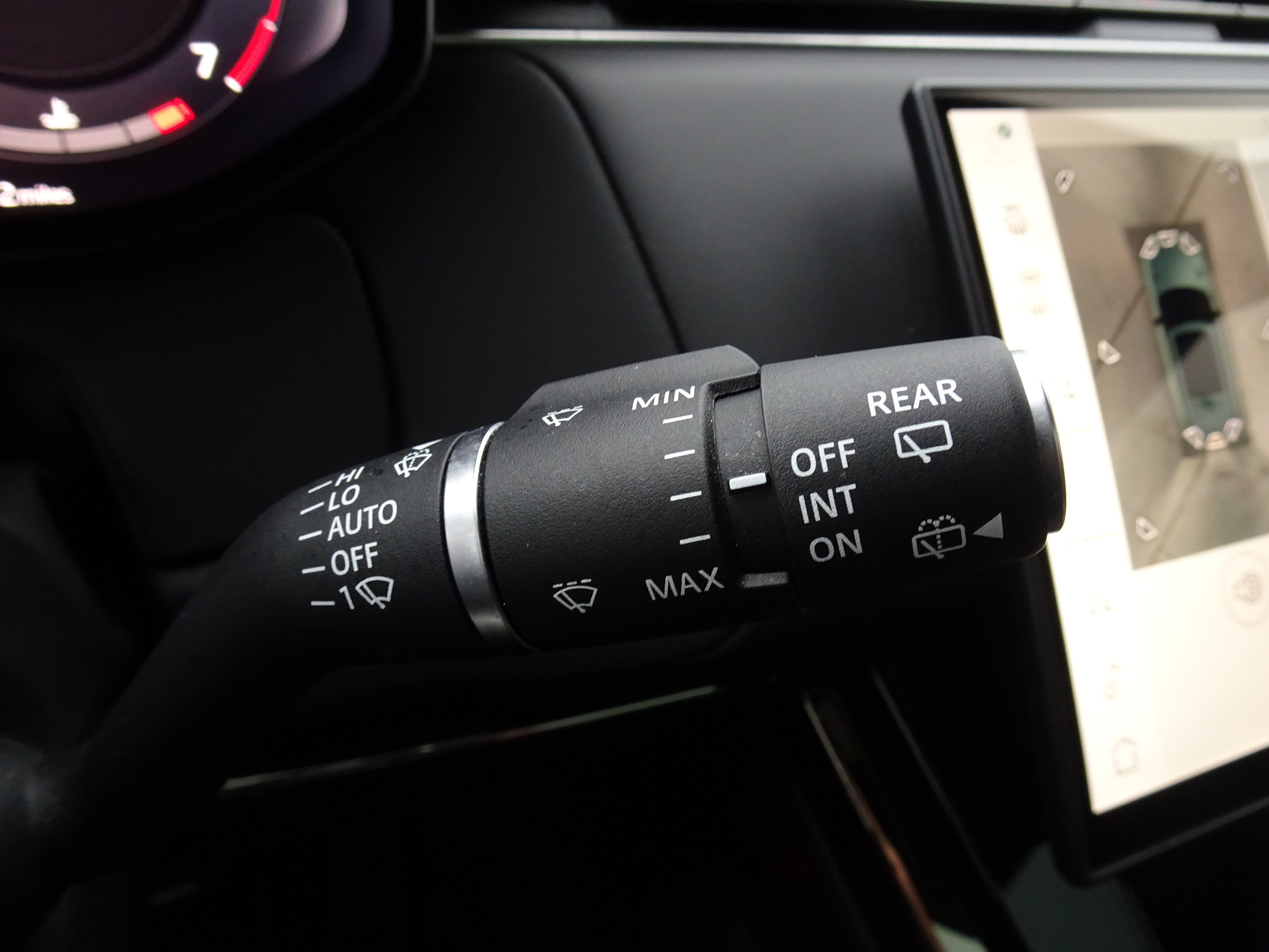 Certified 2024 Land Rover Range Rover Sport Dynamic SE AWD/4WD image 33