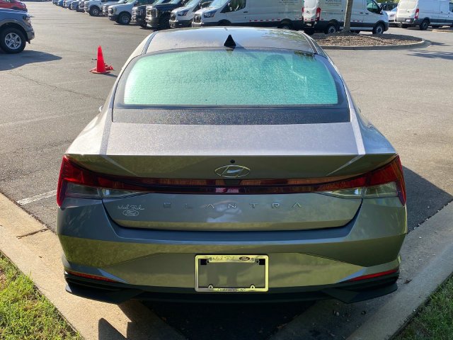 Used 2023 Hyundai Elantra SE FWD image 30
