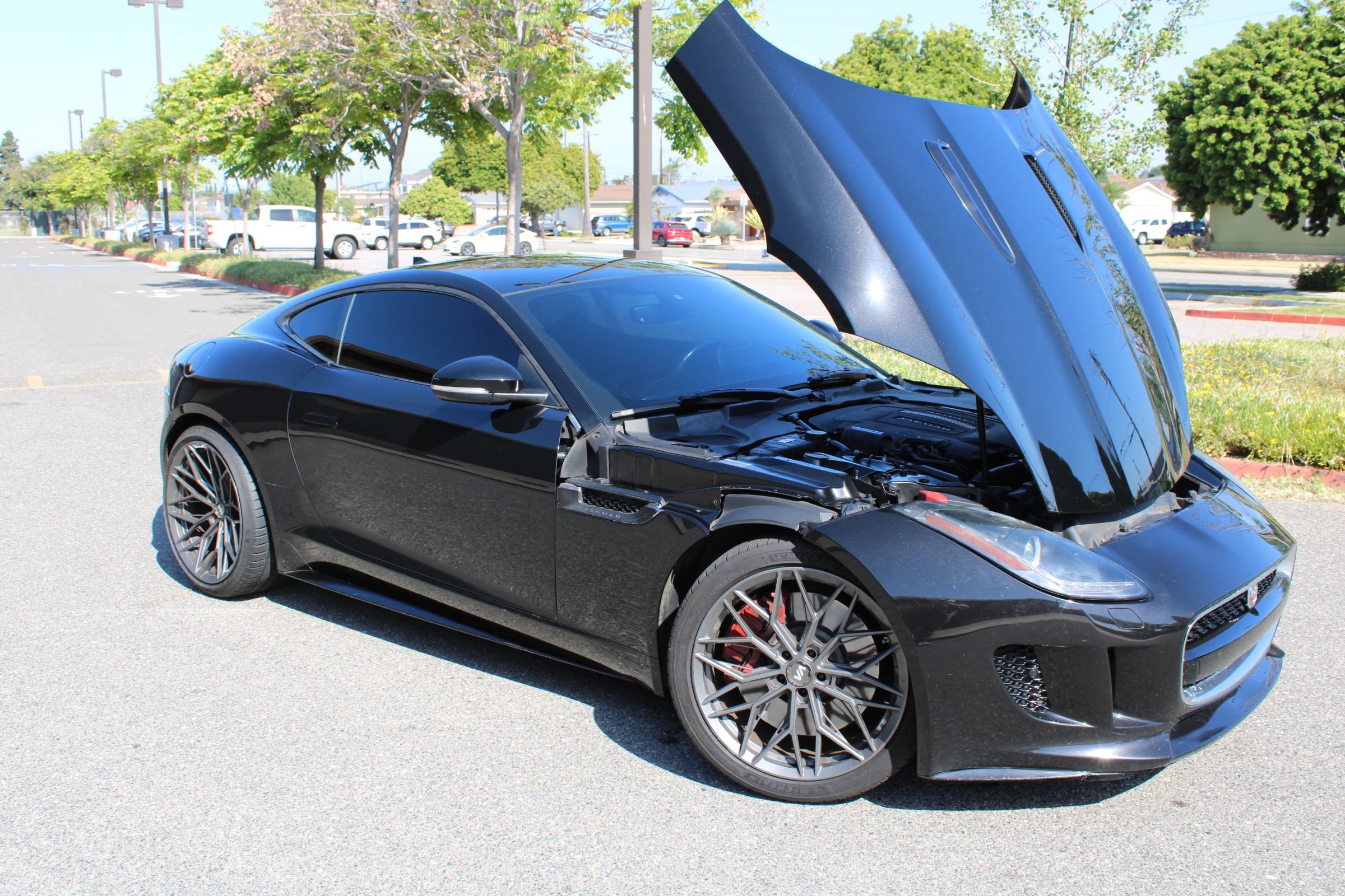 Used 2015 Jaguar F-TYPE R RWD image 12