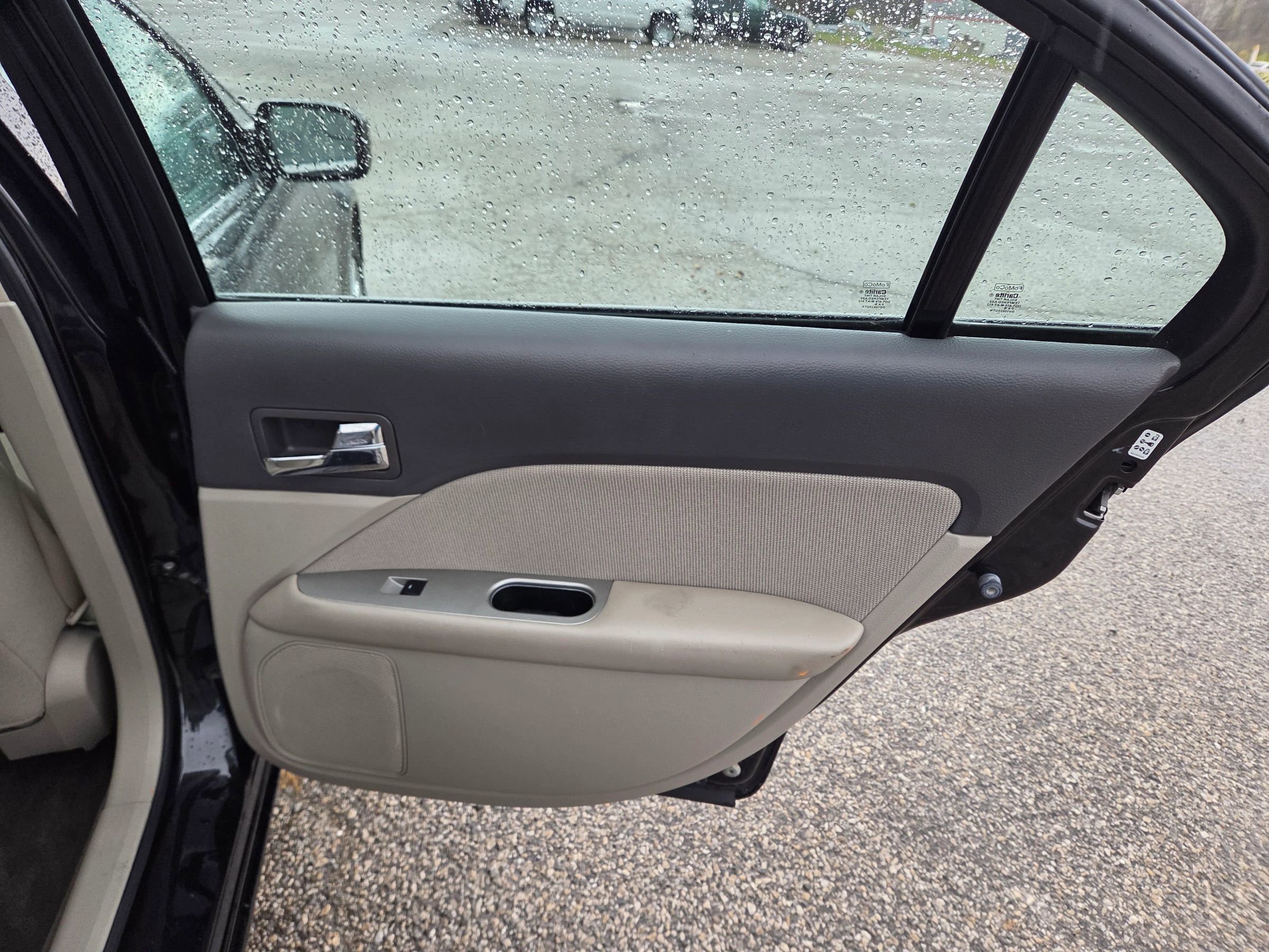 Used 2011 Ford Fusion Hybrid FWD image 22