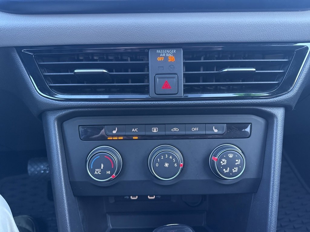 Used 2022 Volkswagen Taos SE image 16