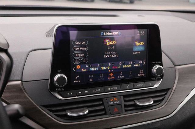 Used 2025 Nissan Altima 2.5 SV image 17