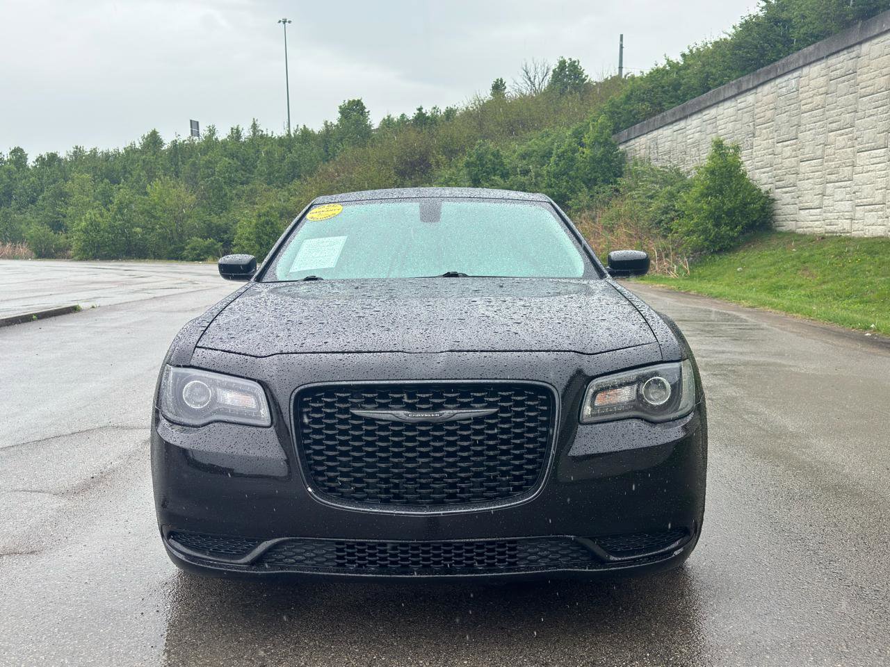 Used 2021 Chrysler 300 Touring w/ Sport Appearance Package image 10