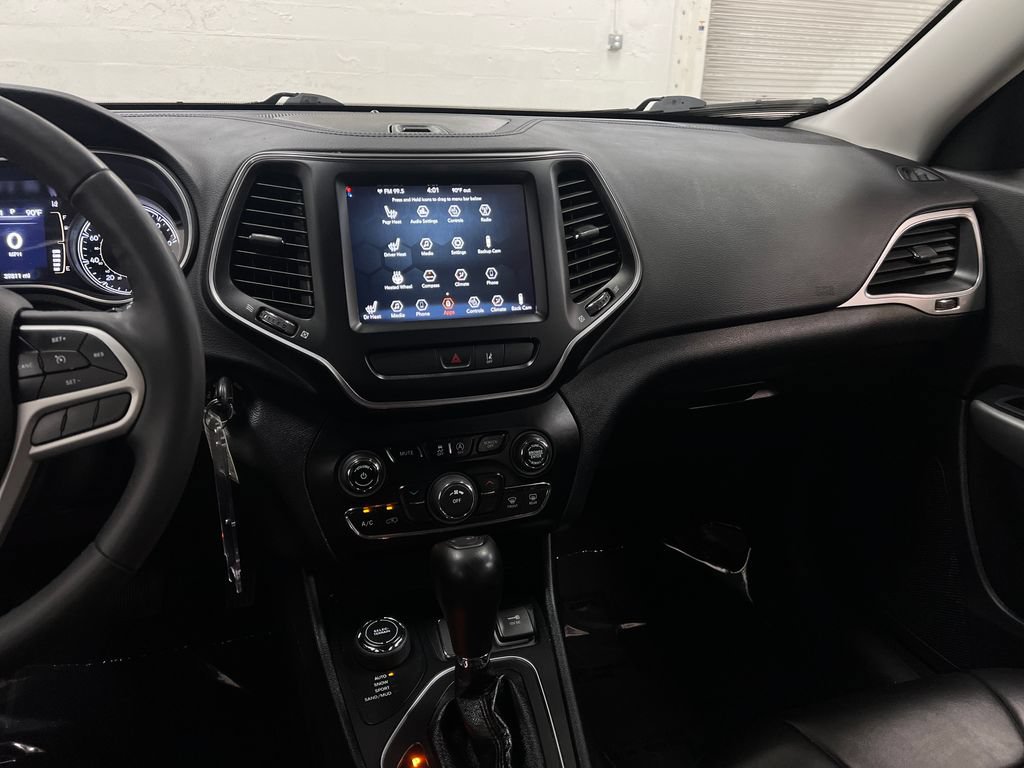 Used 2022 Jeep Cherokee Latitude w/ Sun & Sound Group AWD/4WD image 19