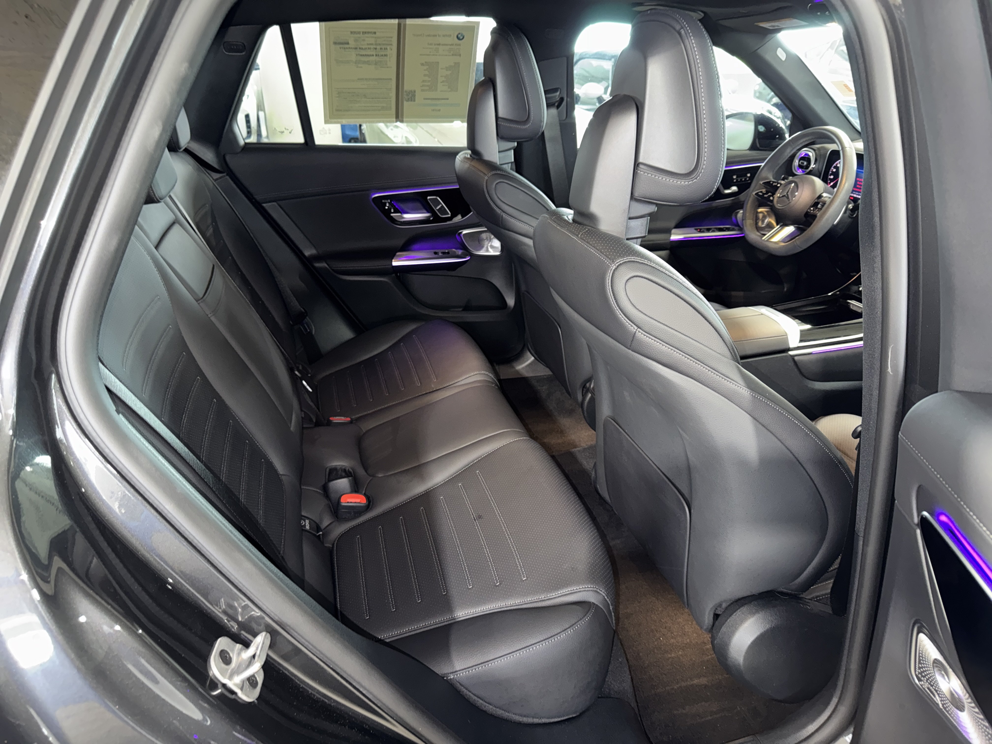 Used 2025 Mercedes-Benz GLC 300 image 12