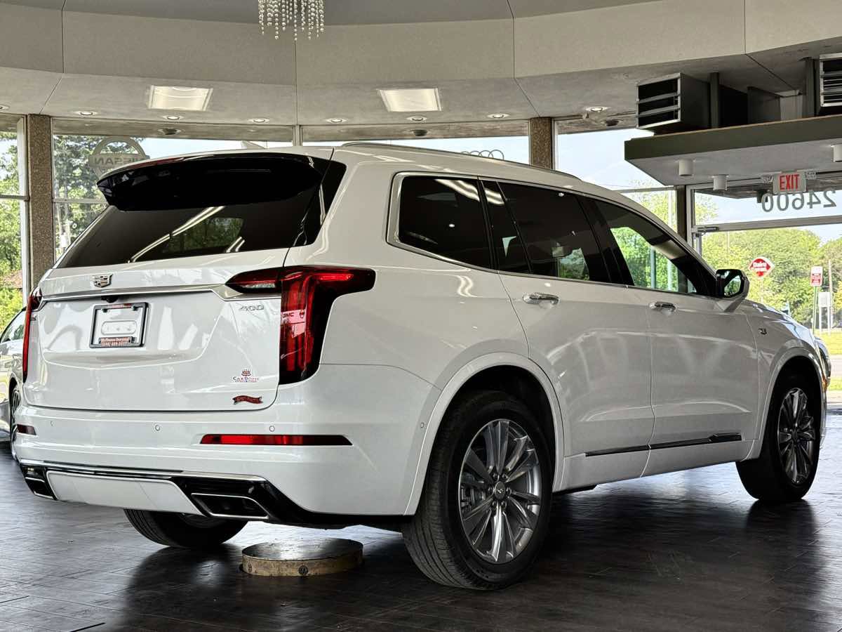 Used 2024 Cadillac XT6 Premium Luxury w/ Technology Package image 13